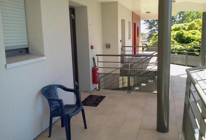 Logis Hotels   Hôtel Et Restaurant Le Relais Des Garrigues