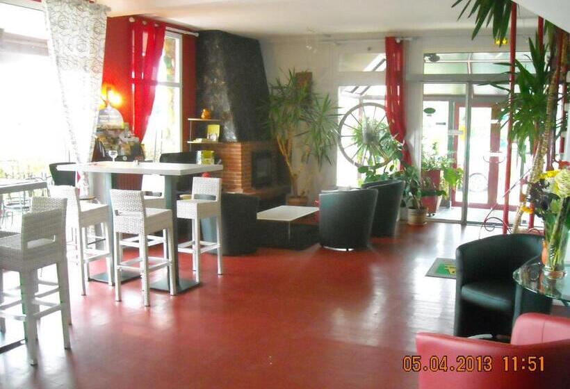 Logis Hotels   Hôtel Et Restaurant Le Relais Des Garrigues