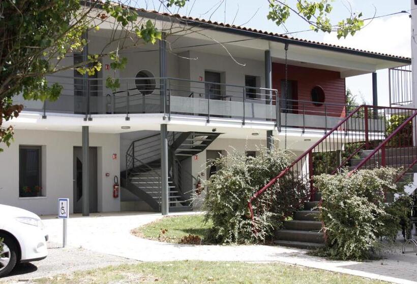 Logis Hotels   Hôtel Et Restaurant Le Relais Des Garrigues