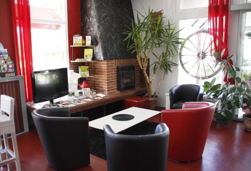 Logis Hotels   Hôtel Et Restaurant Le Relais Des Garrigues