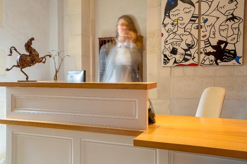 레지던스 Hôtel The Originals Résidence De Rohan