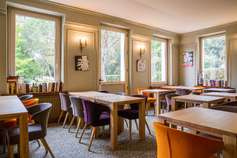 레지던스 Hôtel The Originals Résidence De Rohan