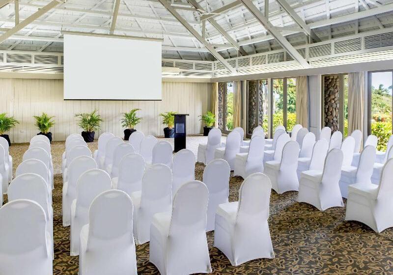 منتجع Novotel Nadi