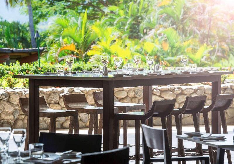 منتجع Novotel Nadi