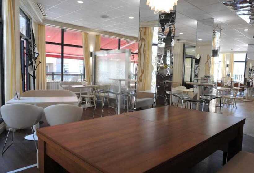 The Originals City, Hotel Central Parc, Oyonnax