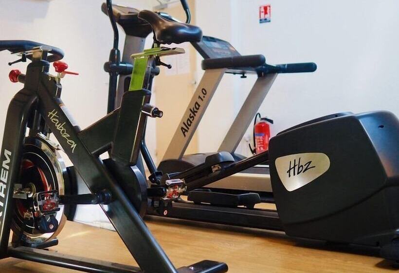 The Originals City, Hotel Central Parc, Oyonnax