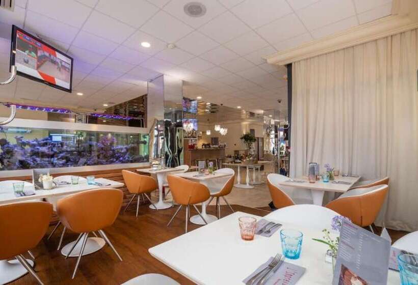 The Originals City, Hotel Central Parc, Oyonnax