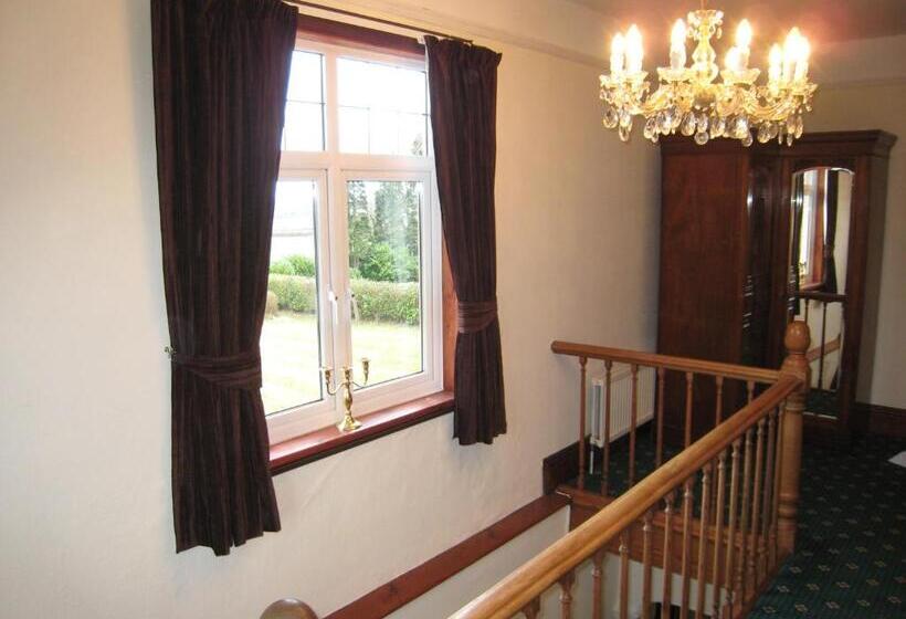 Ashleigh House   Hot Tub, Snooker Table, Sleeps 24