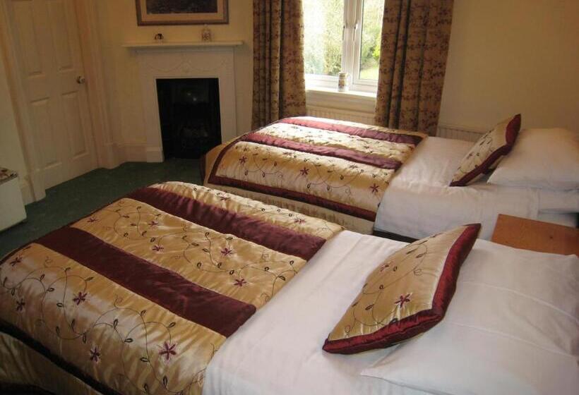 Ashleigh House   Hot Tub, Snooker Table, Sleeps 24