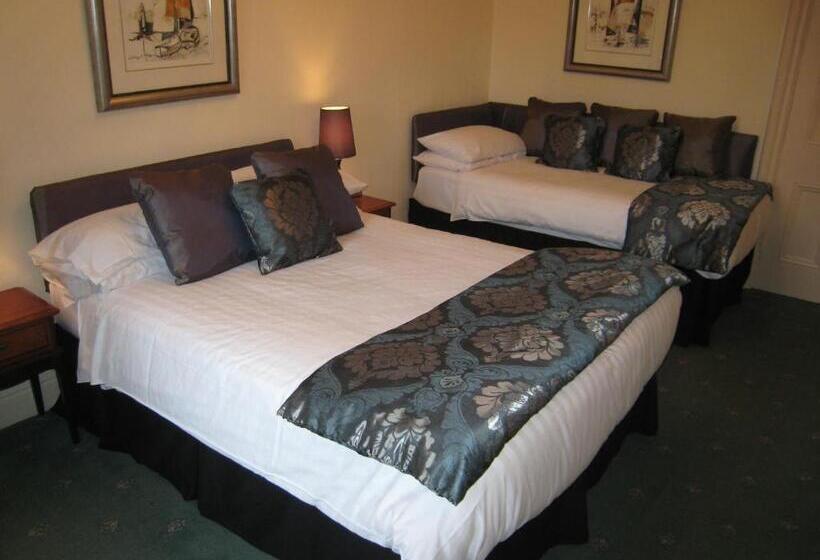 Ashleigh House   Hot Tub, Snooker Table, Sleeps 24