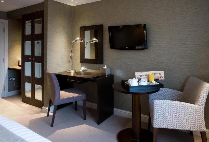 Castle Hotel & Apartments