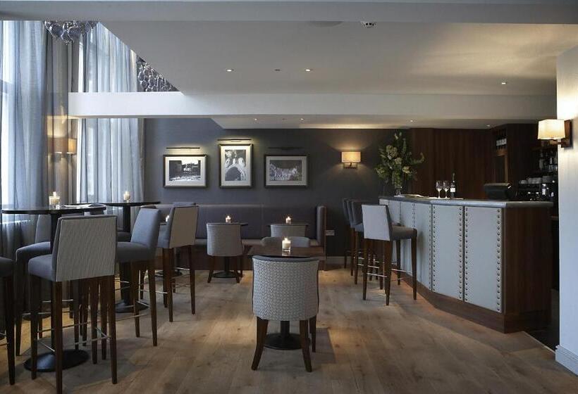 Castle Hotel & Apartments