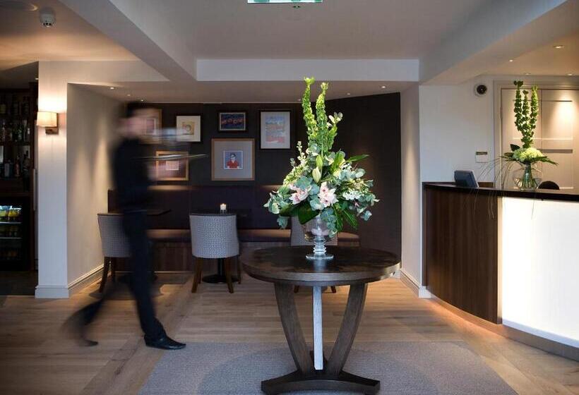 Castle Hotel & Apartments