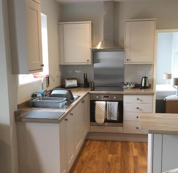 Castle Hotel & Apartments