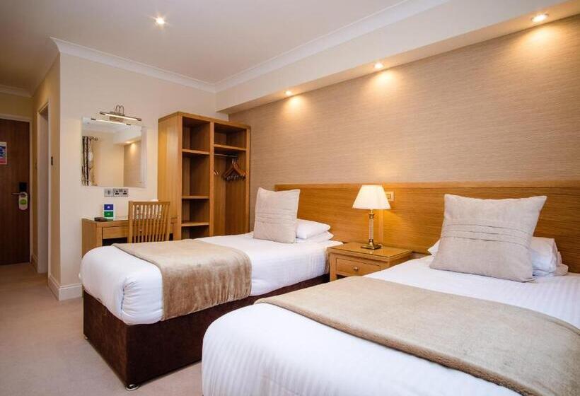 בית מלון כפרי Adamson