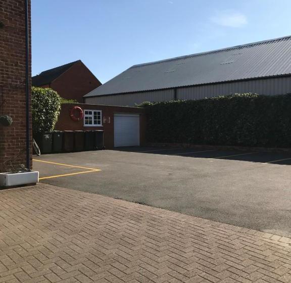 Отель Admiral Guest House