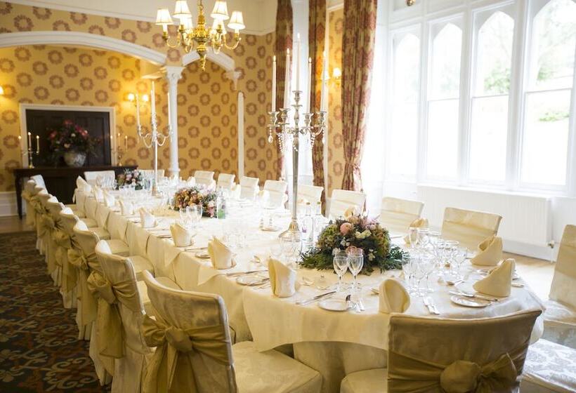 ホテル Ashdown Park