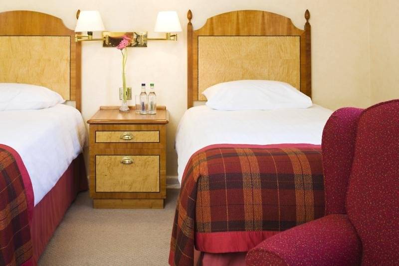 Отель Avisford Park