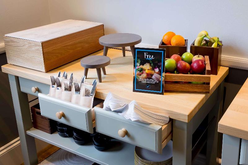 Отель Avisford Park