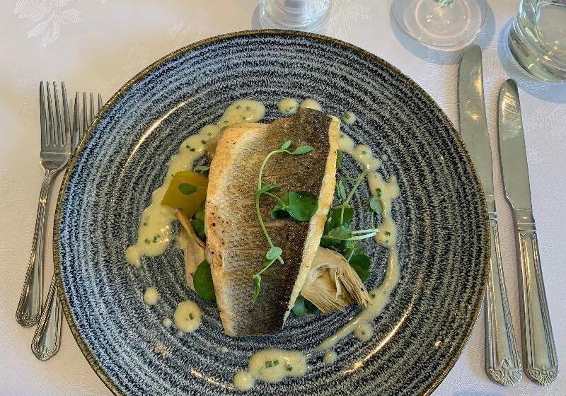 Отель Avisford Park