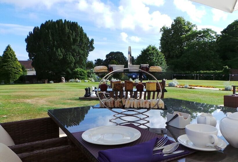 Отель Avisford Park