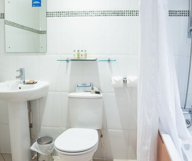 Отель Avisford Park