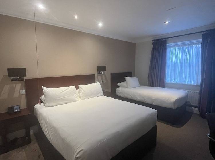 Отель Avisford Park