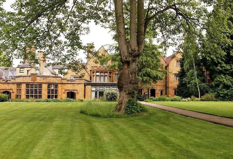 בית מלון כפרי Whately Hall