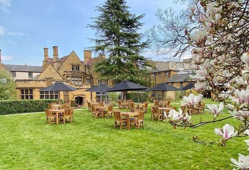 בית מלון כפרי Whately Hall