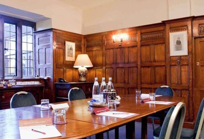 בית מלון כפרי Whately Hall