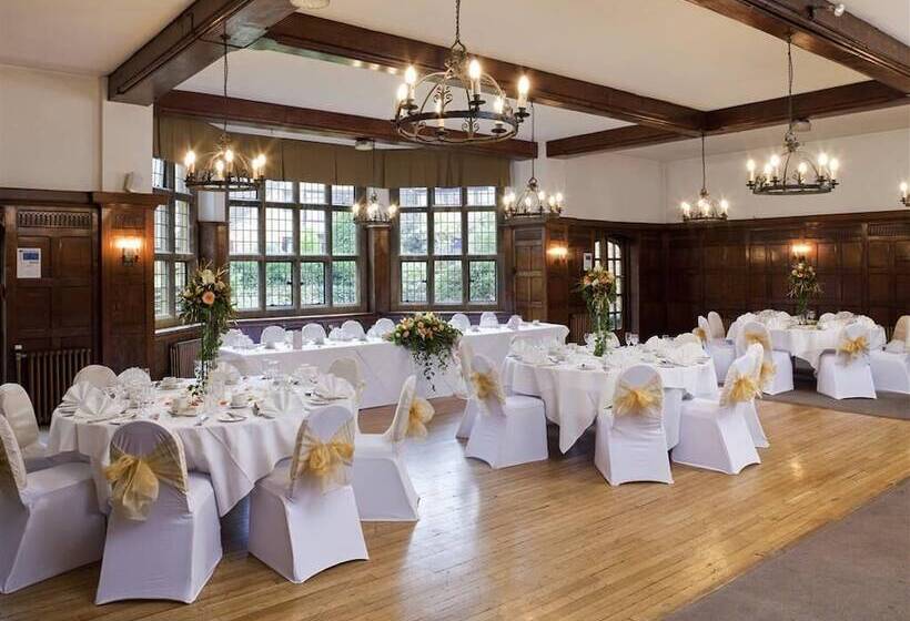 ホテル Whately Hall