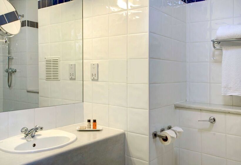 בית מלון כפרי Best Western Plough And Harrow