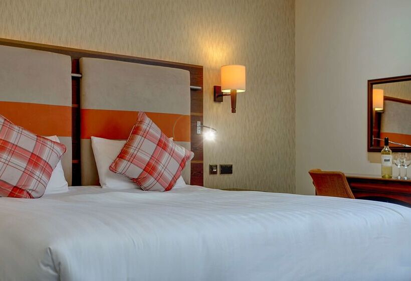 בית מלון כפרי Best Western Plough And Harrow