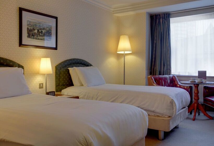 בית מלון כפרי Best Western Plough And Harrow