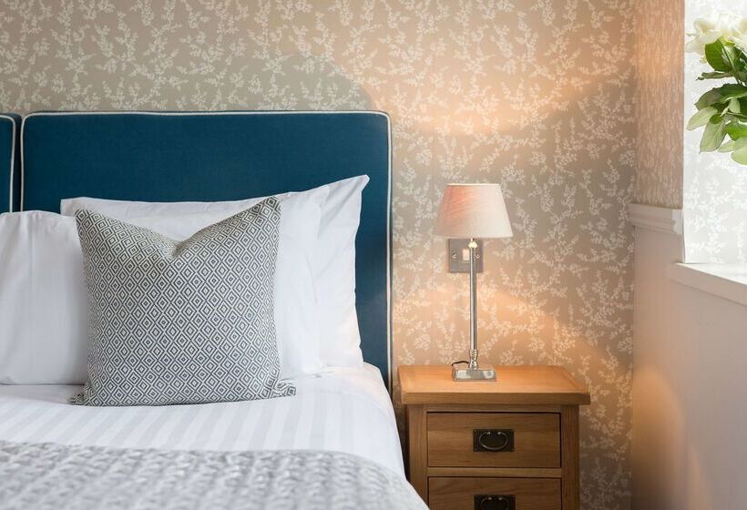 Отель Best Western The Rose & Crown