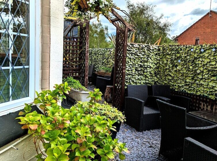 Brookside Hotel & Restaurant ,suitable For Solo Travelers, Couples, Families, Groups Education Trips