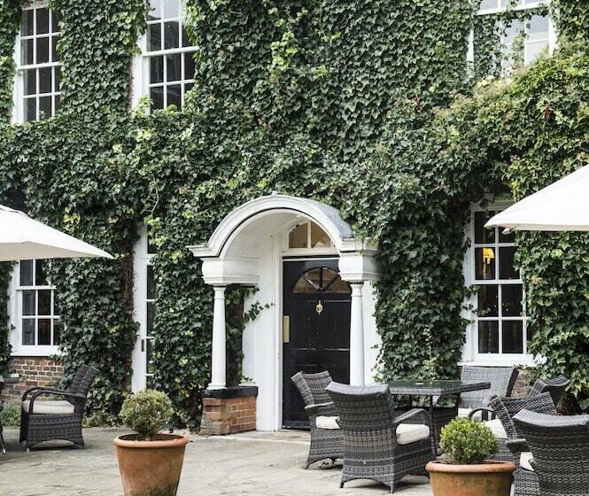 Bush Hotel Farnham