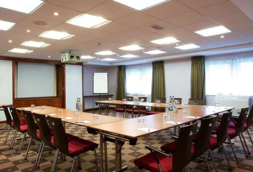 Cambridge Bar Hill Hotel, Bw Signature Collection