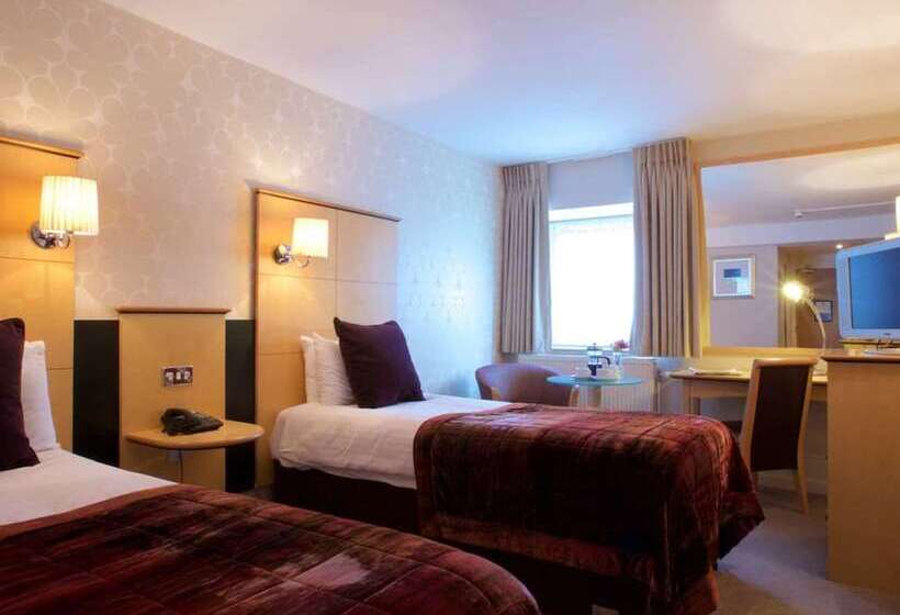 Cambridge Bar Hill Hotel, Bw Signature Collection