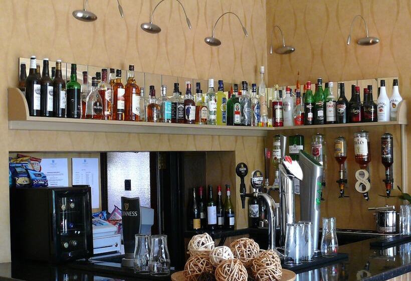 Отель The Chester Court