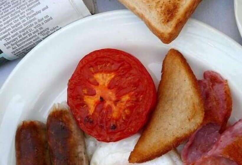 Отель The Chester Court