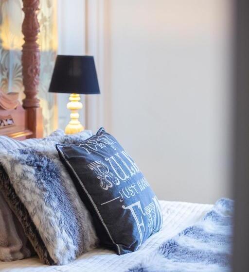 فندق Chester House