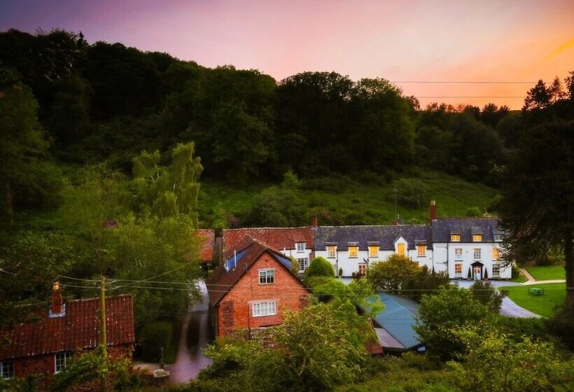 فندق Combe House