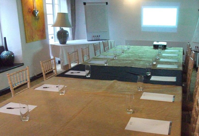 فندق Combe House