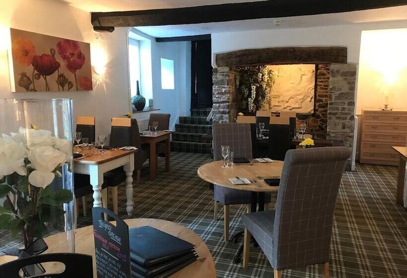 فندق Combe House