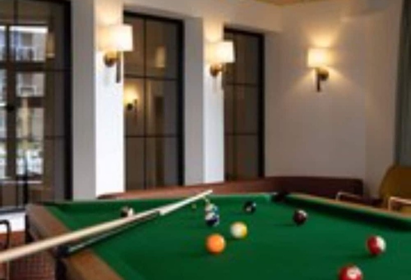 Отель The Relais Cooden Beach