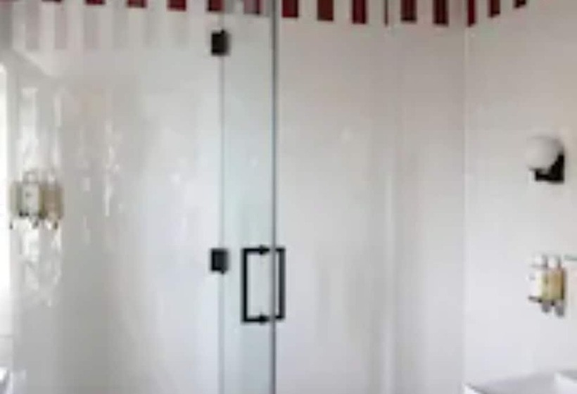 فندق The Relais Cooden Beach