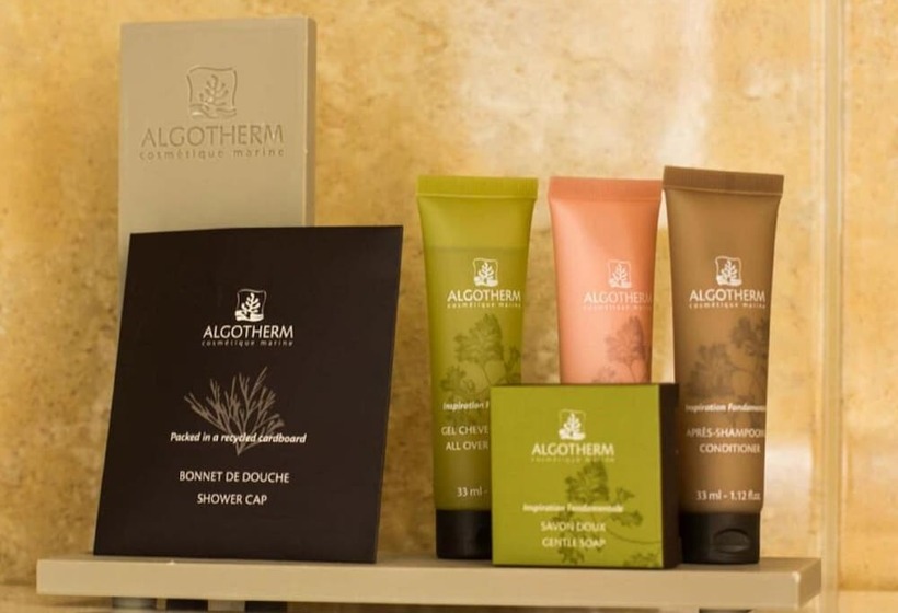 فندق The Relais Cooden Beach