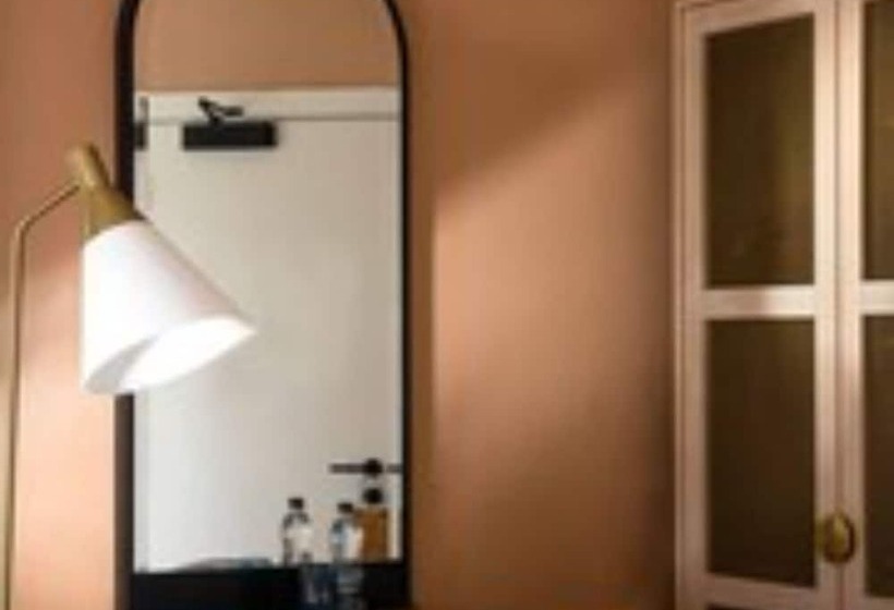 Отель The Relais Cooden Beach