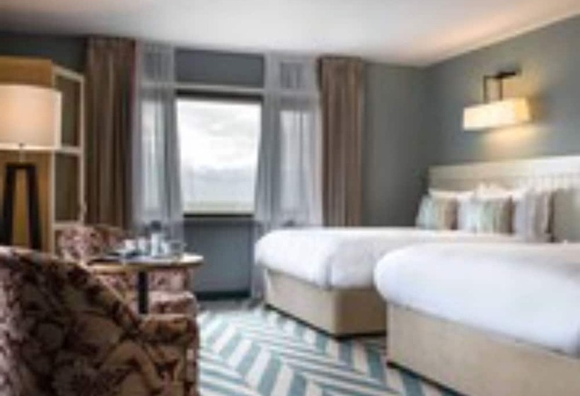 Отель The Relais Cooden Beach